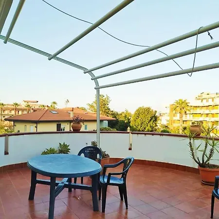 Attico Con Ampio Terrazzo A 200 M Dalla Apartment